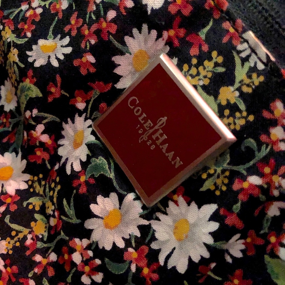 Cole Haan Straw Handbag with Red Leather Flowers - Picture 4 of 8